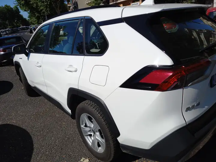 Left hand drive TOYOTA RAV 4  2.5 vvt-ie h Active